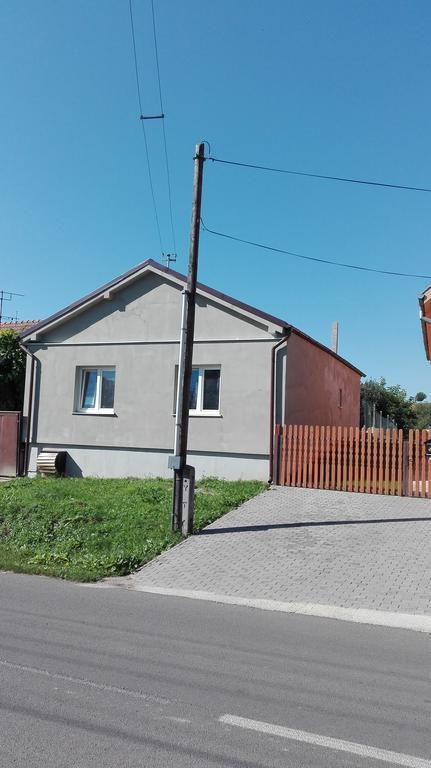 Halex 4 Villa Bojna Bagian luar foto